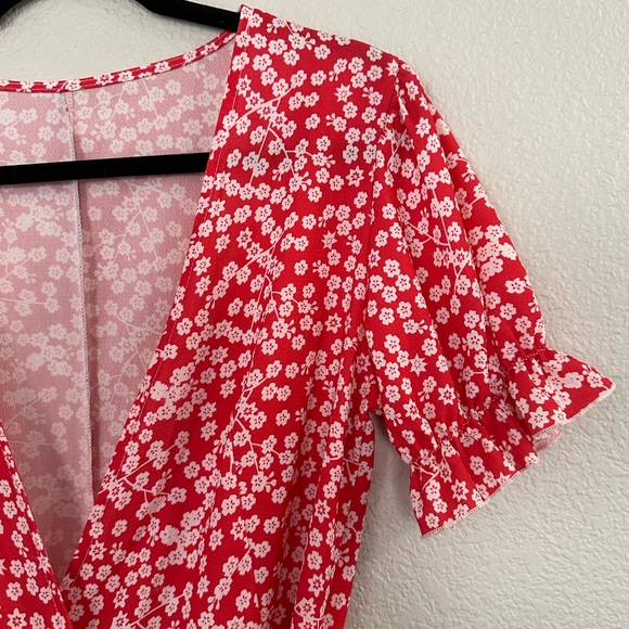 New! Red Floral Deep V Neck Short Sleeve Wrap Tie Waist Ruffle Dress - Picture 5 of 16
